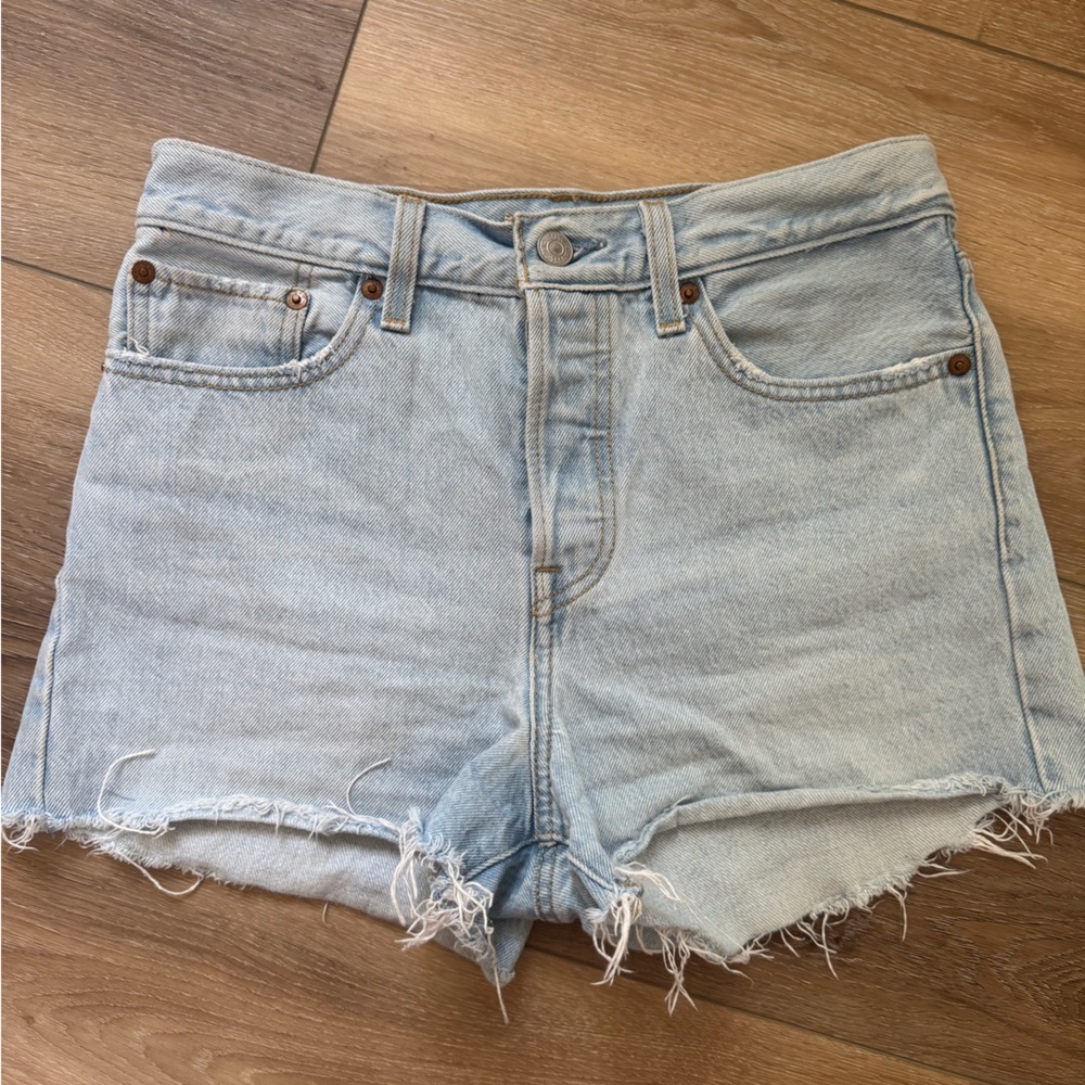 Levi’s Wedgie Short Light Wash size 27